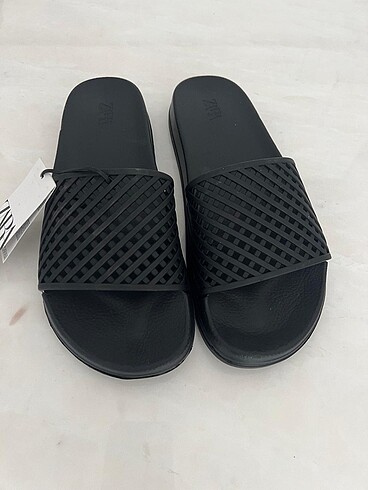 40 Beden siyah Renk ZARA TERLiK