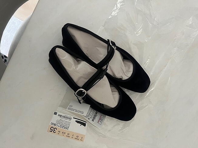 35 Beden siyah Renk ZARA KADİFE BABET