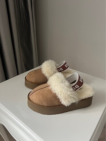 UGG FUNKETTE