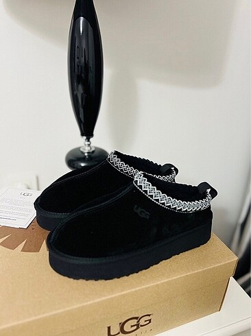 39 Beden siyah Renk UGG TAZZ