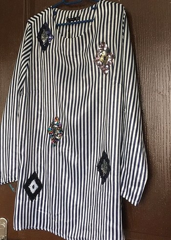 Uzun Kollu Zebra Desenli Düğmeli Gömlek tesettür tunik