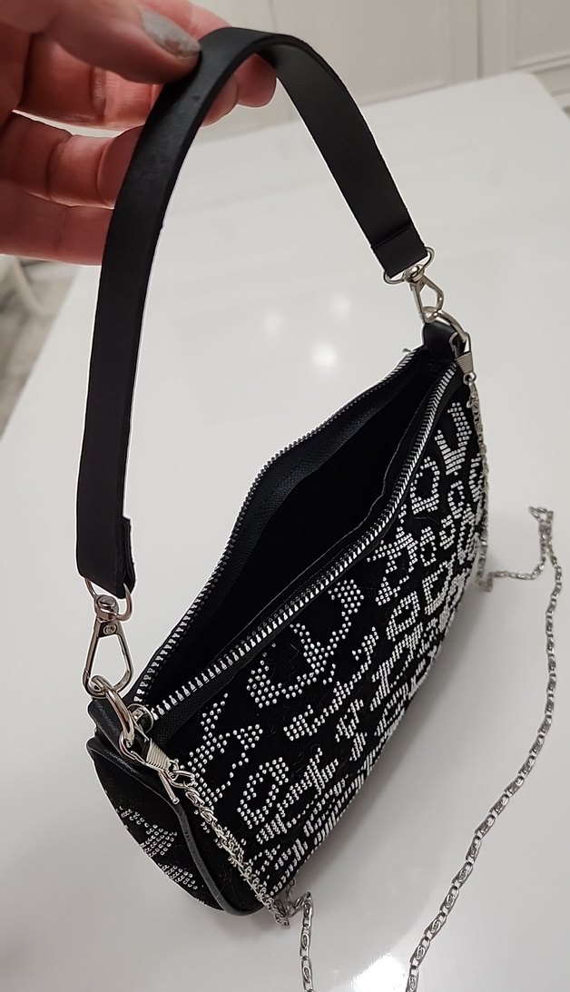 Zincir Detaylı Yılan Desenli Siyah Kadın Çanta - Görsel 5