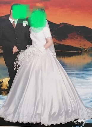 Kuyruklu özel tasarım gelinlik - Görsel 3