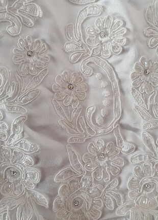 Kuyruklu özel tasarım gelinlik - Görsel 5