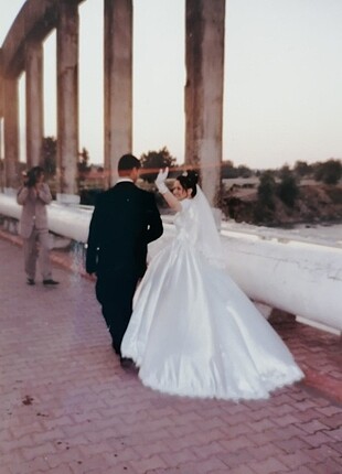 Kuyruklu özel tasarım gelinlik - Görsel 2