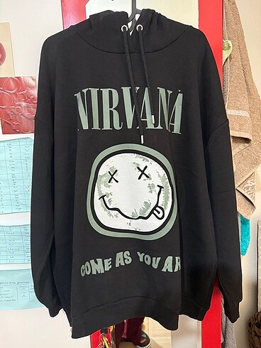 Defacto siyah renk Nirvana baskılı sweatshirt