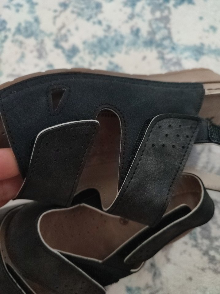 Siyah Dolgulu Topuklu Tokalı Kadın Sandalet - Görsel 4