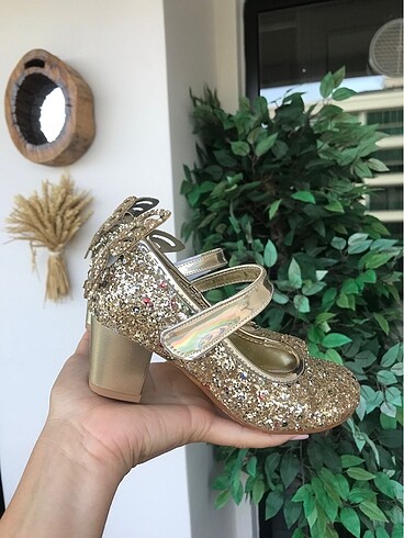 Diğer Gold topuklu ayakkabı