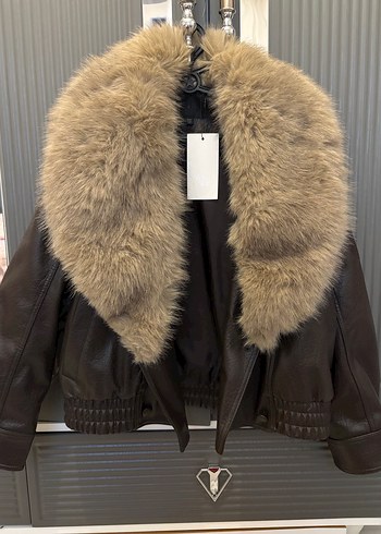 Zara viral kürk yakalı deri ceket - Görsel 7