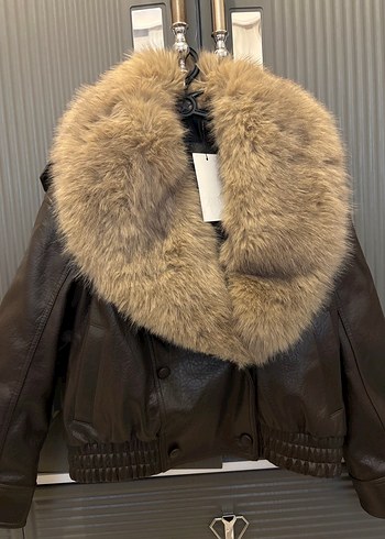Zara viral kürk yakalı deri ceket - Görsel 6