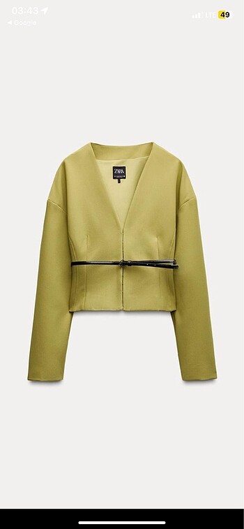 Zara vücuda oturan kemerli blazer