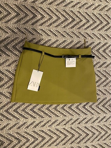 m Beden yeşil Renk Zara kemerli mini etek