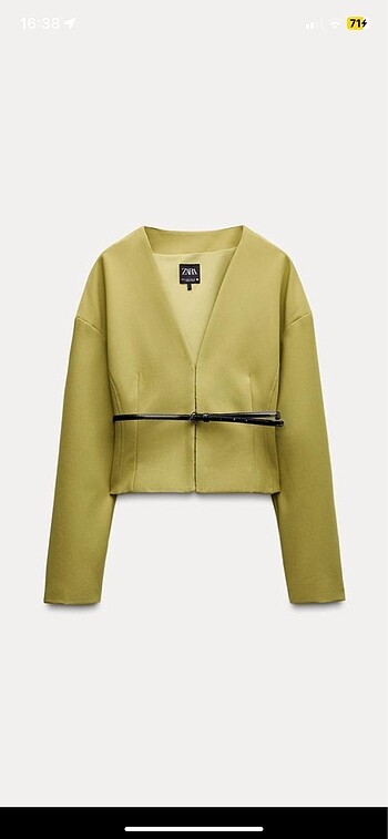 Zara vücuda oturan kemerli blazer