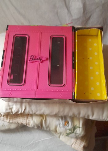 Renkli Pembe barbie dolabi