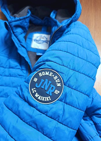 Mavi Kapüşonlu Erkek Çocuk Mont - Görsel 4