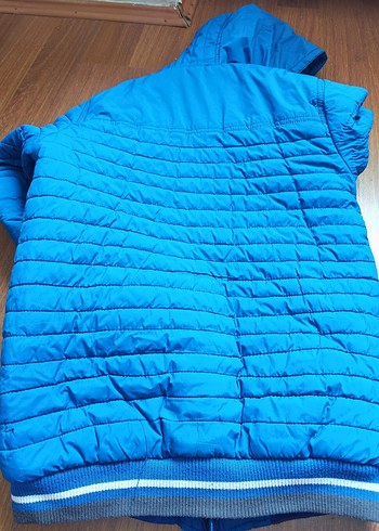 Mavi Kapüşonlu Erkek Çocuk Mont - Görsel 7