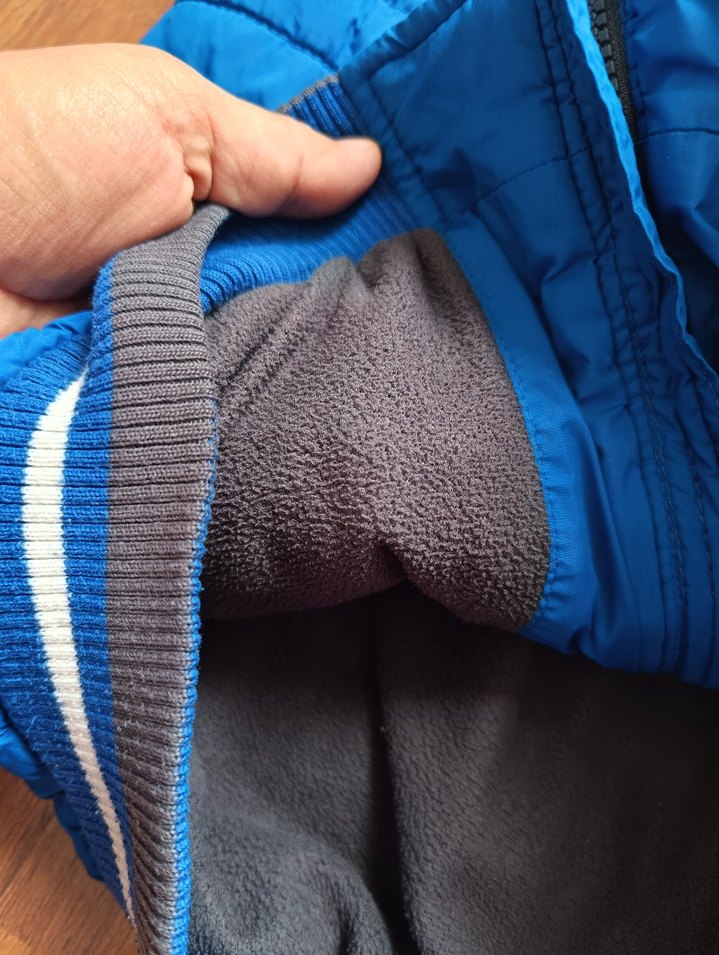 Mavi Kapüşonlu Erkek Çocuk Mont - Görsel 3