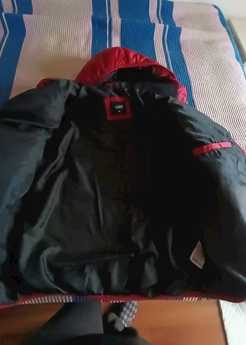 Kırmızı Kapüşonlu erkek Kış Montu - Görsel 3