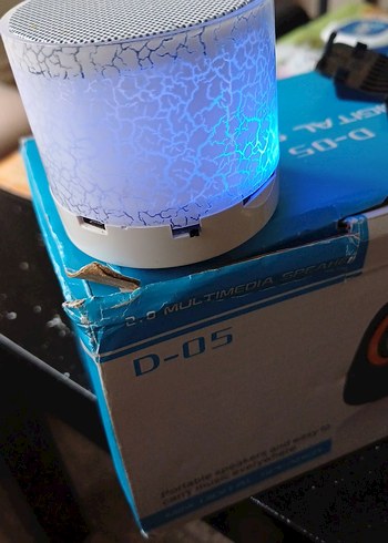 Beyaz Mini Bluetooth Hoparlör - Görsel 4