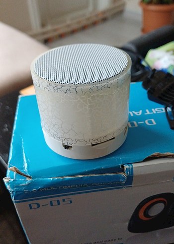 Beyaz Mini Bluetooth Hoparlör - Görsel 9