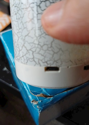 Beyaz Mini Bluetooth Hoparlör - Görsel 7