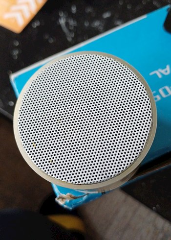 Beyaz Mini Bluetooth Hoparlör - Görsel 3