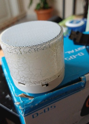 Beyaz Mini Bluetooth Hoparlör - Görsel 6