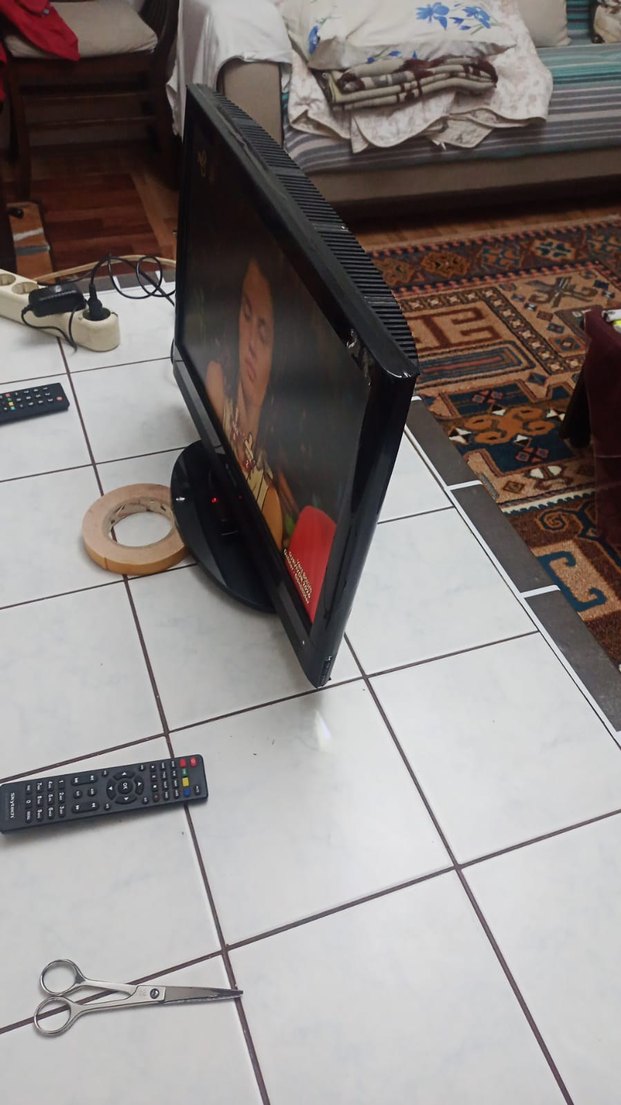 Arçelik Siyah 55 ekran(21inç) tv SURVIVO 90008 - Görsel 5