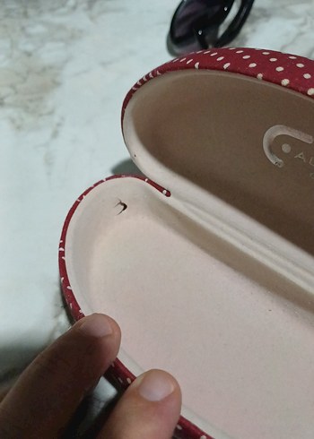 Kırmızı Puantiyeli bordo Kadın Gözlük Kutusu - Görsel 5