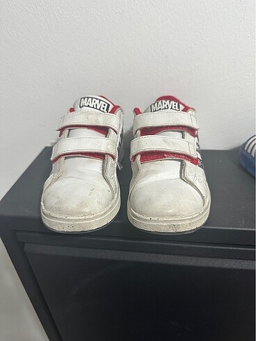 Adidas beyaz spor