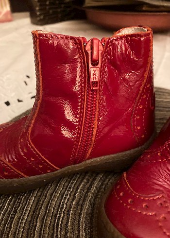 Kız Çocuk Parlak Kırmızı Deri Kürklü Bot - Görsel 2