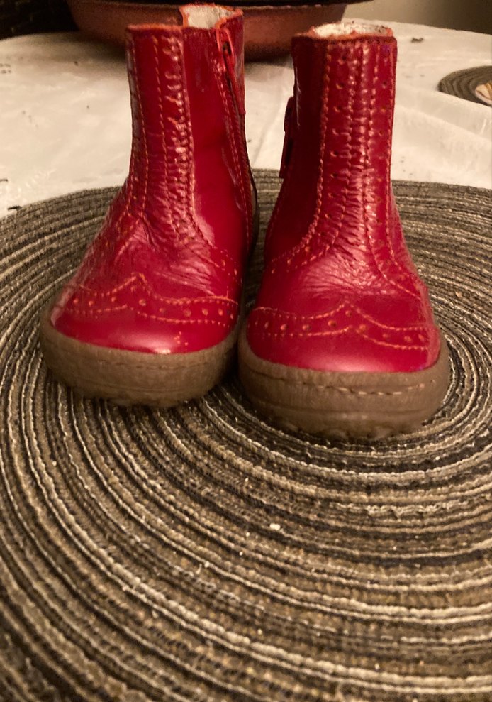 Kız Çocuk Parlak Kırmızı Deri Kürklü Bot - Görsel 3