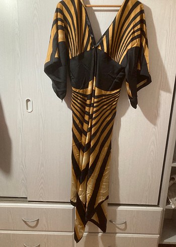 Uzun Parlak Altın Zebra Desenli Kadın Sabahlık - Görsel 5