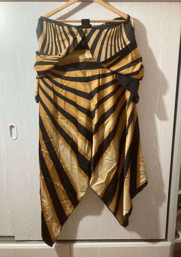 Uzun Parlak Altın Zebra Desenli Kadın Sabahlık - Görsel 3