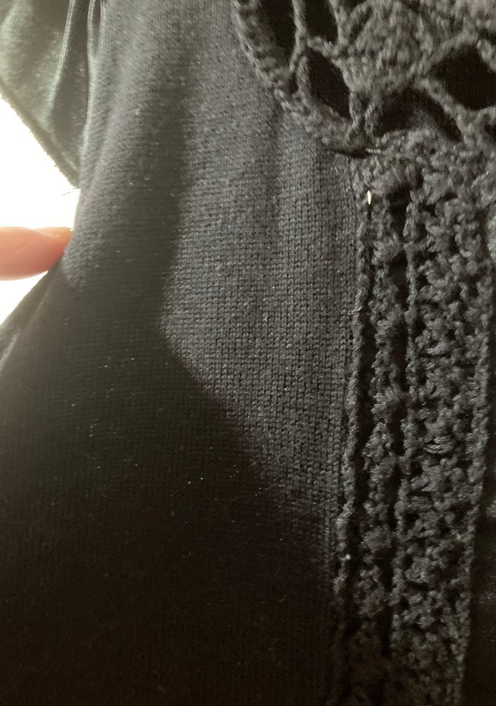 Dantel Detaylı Siyah V Yaka Kadın Bluz - Görsel 4