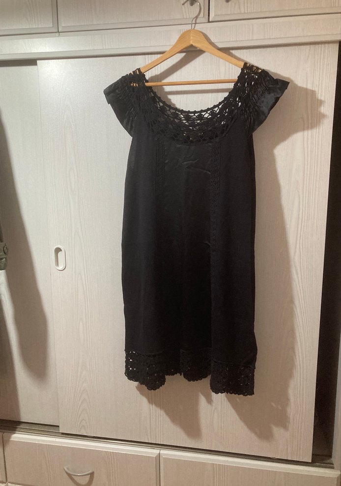 Dantel Detaylı Siyah V Yaka Kadın Bluz - Görsel 3