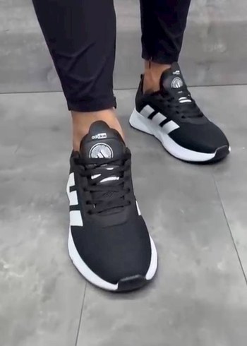 38 Beden Adidas Siyah Spor Ayakkabı
