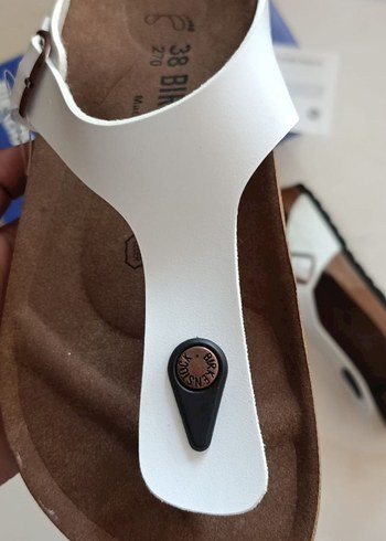 36 Beden Beyaz Tokalı Kadın Dolgu Topuk Terlik