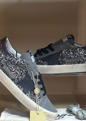 Golden Goose Deluxe Gri Simli Kadın Spor Ayakkabı