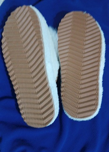 Beyaz Tüylü Kadın Ev Terliği ister günlük ister ceyizlik - Görsel 2