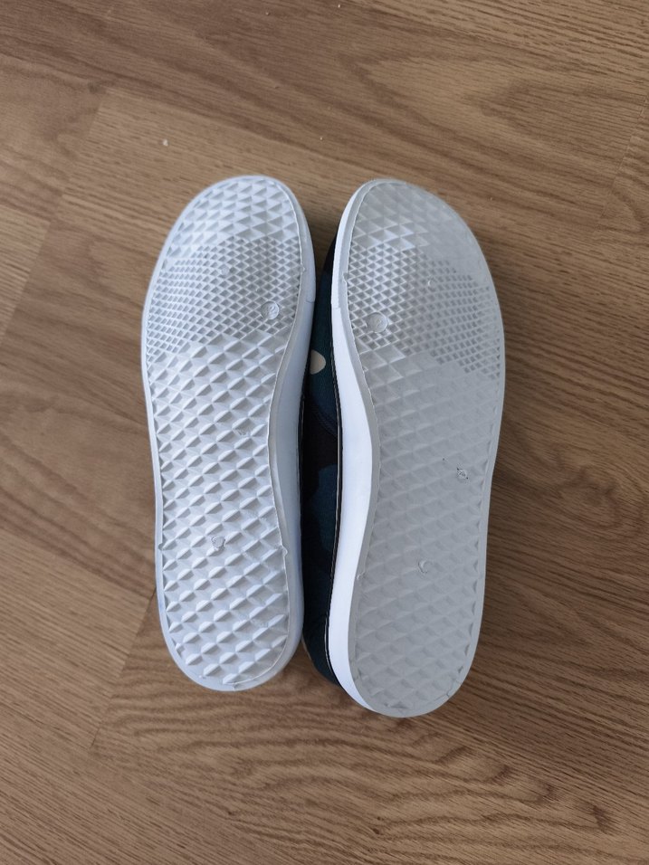 hiç giyilmedi.42 numara - Görsel 3