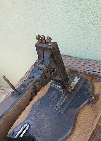  Beden Antika dikiş makinası 