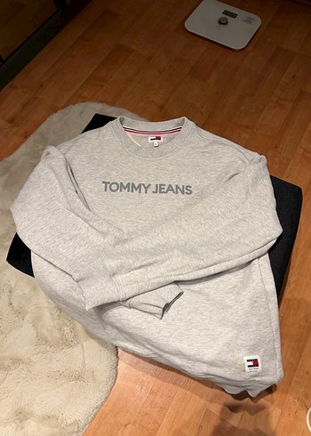 Tommy Hilfiger s