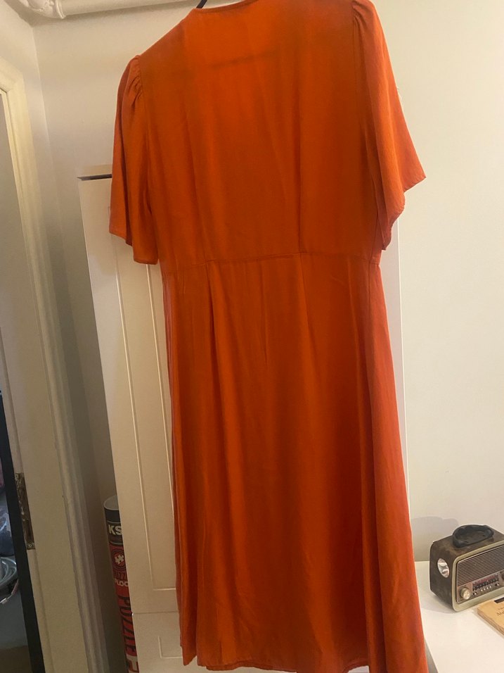 Kırmızı V Yaka Düğmeli Hamile Bluzu - Görsel 3