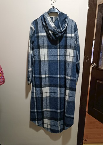 Uzun Kesim Mavi Gri Ekose Kapüşonlu Kadın Gömlek. 2 beden. - Görsel 2