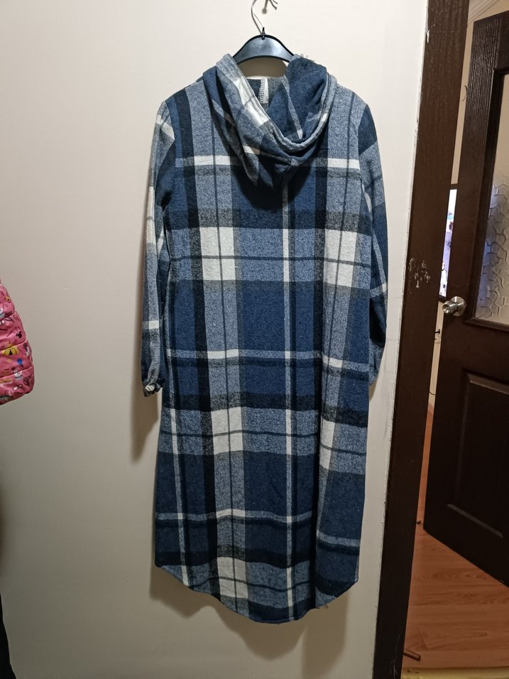 Uzun Kesim Mavi Gri Ekose Kapüşonlu Kadın Gömlek. 2 beden. - Görsel 2