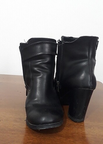 38 Beden siyah Renk Kışlık topuklu bot