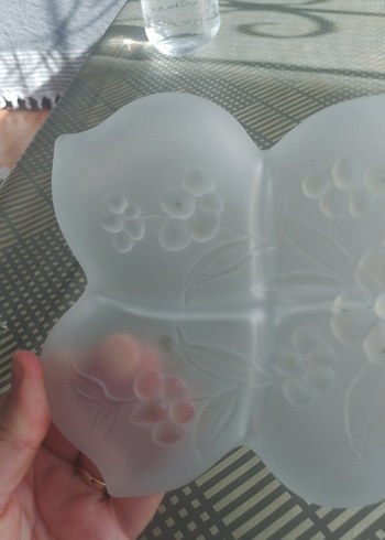 Beyaz Yaprak Şeklinde Tabak - Görsel 3