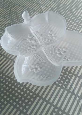 Beyaz Yaprak Şeklinde Tabak - Görsel 2