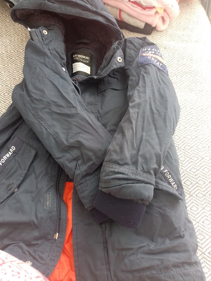 Erkek Çocuk Kapüşonlu Düğmeli Mont - Görsel 4